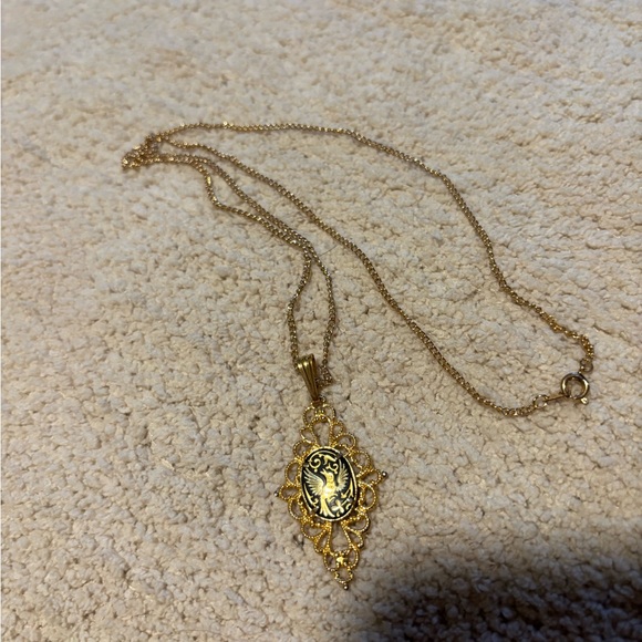 Vintage Jewelry - vintage Toledo Damascene pendant necklace